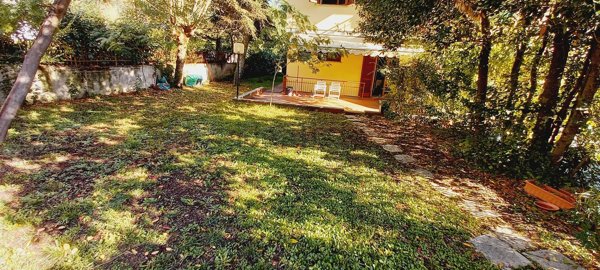 casa indipendente in vendita a Poggio a Caiano