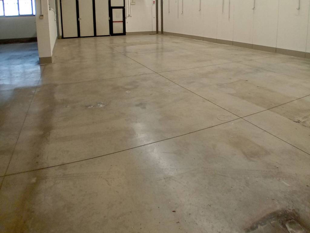 locale commerciale in vendita a Poggio a Caiano