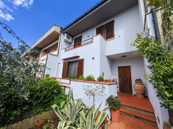 casa indipendente in vendita a Poggio a Caiano