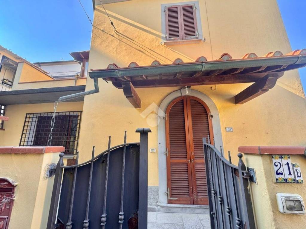 casa indipendente in vendita a Poggio a Caiano