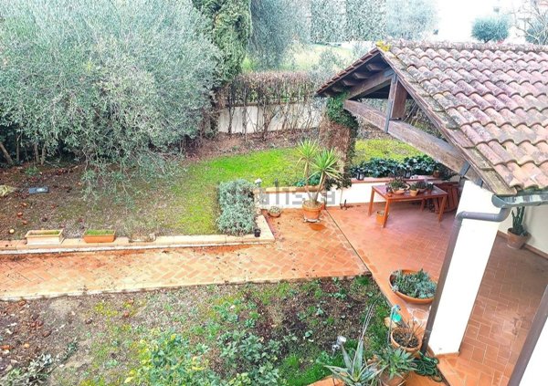 casa indipendente in vendita a Poggio a Caiano