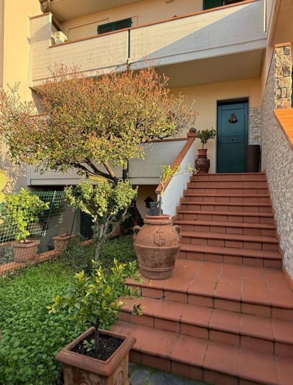 casa indipendente in vendita a Poggio a Caiano