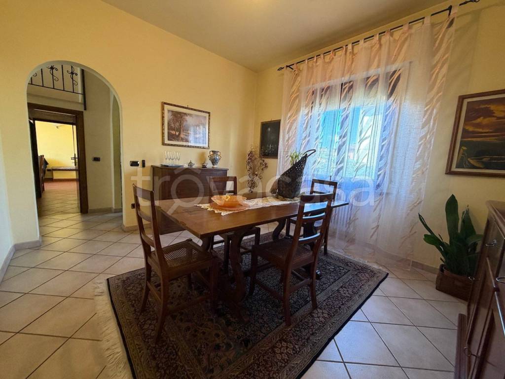 casa indipendente in vendita a Poggio a Caiano in zona Santa Cristina in Pilli