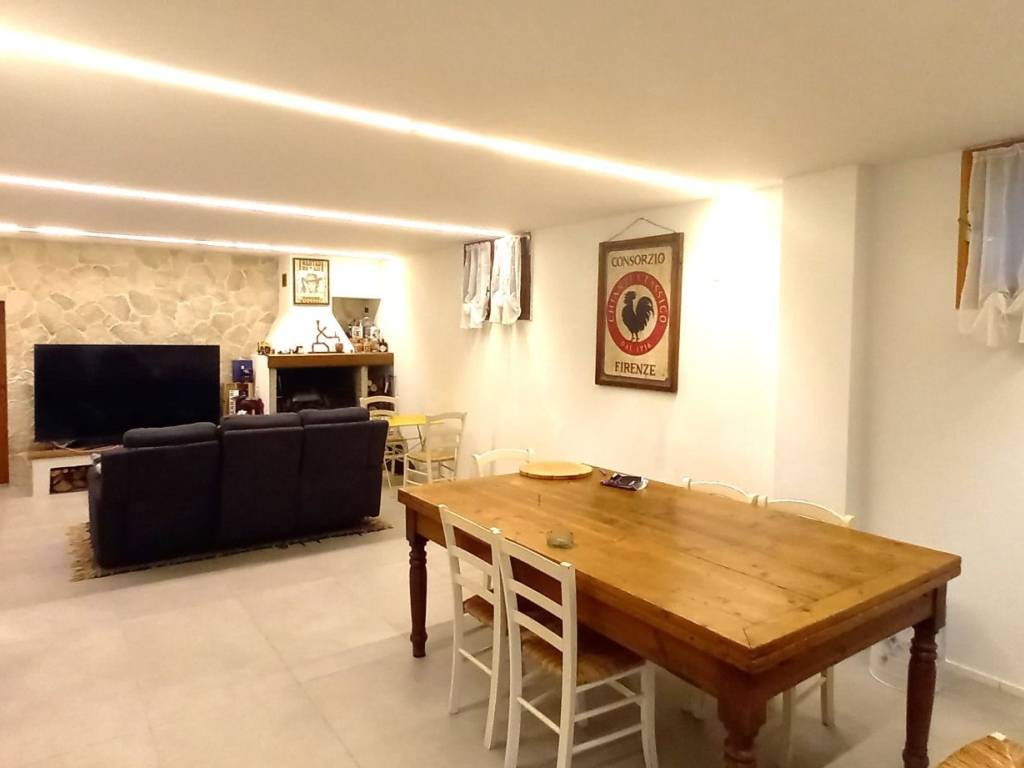 casa indipendente in vendita a Poggio a Caiano