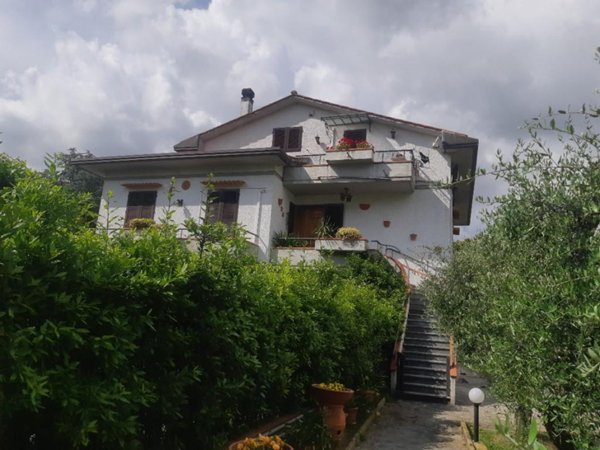 casa indipendente in vendita a Poggio a Caiano