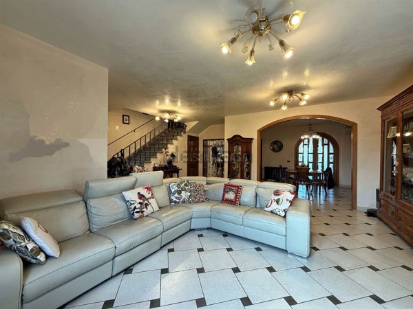 casa indipendente in vendita a Poggio a Caiano in zona Santa Cristina in Pilli