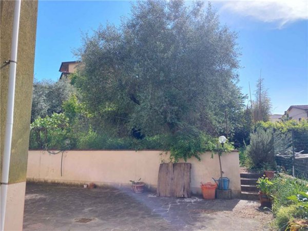 casa indipendente in vendita a Poggio a Caiano