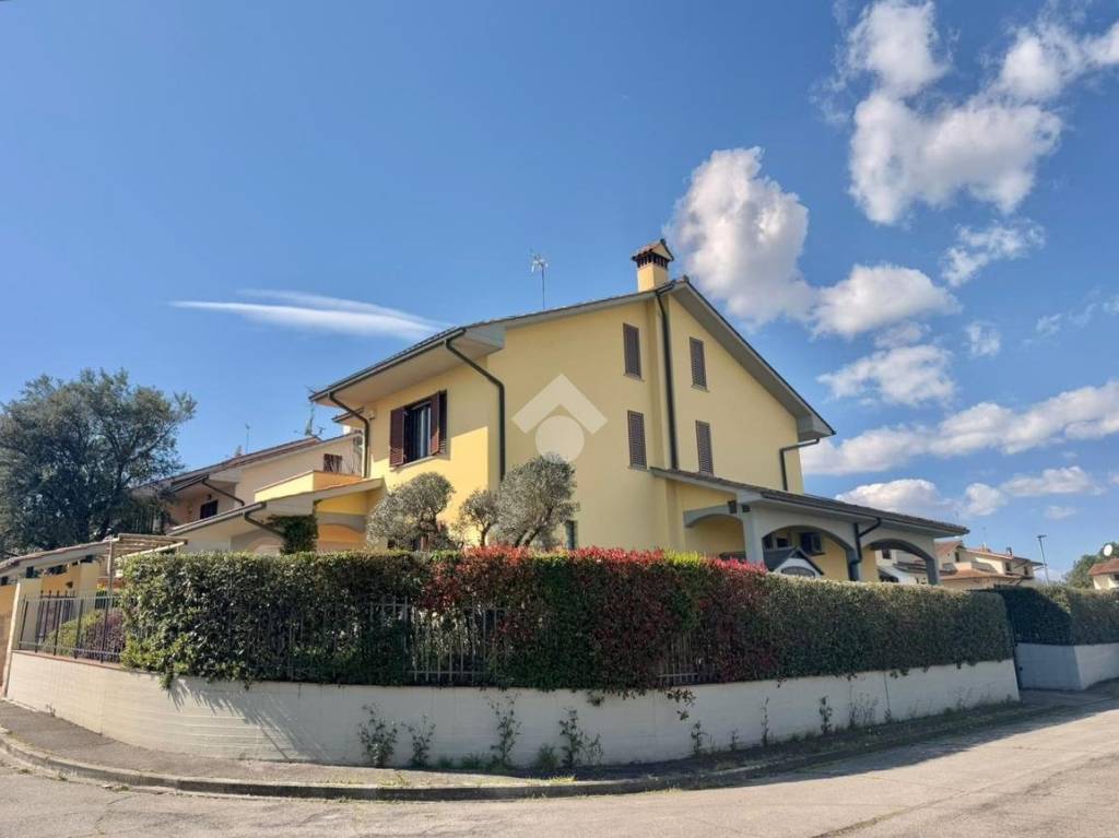 casa indipendente in vendita a Poggio a Caiano