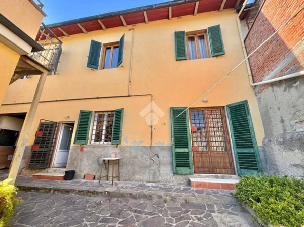 casa indipendente in vendita a Poggio a Caiano in zona Santa Cristina in Pilli