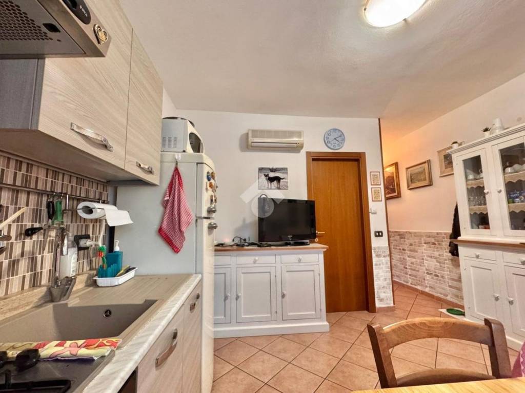 appartamento in vendita a Poggio a Caiano in zona Santa Cristina in Pilli