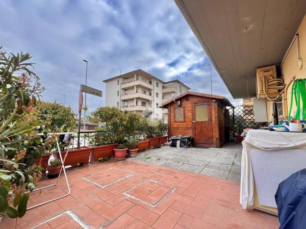 appartamento in vendita a Poggio a Caiano in zona Santa Cristina in Pilli