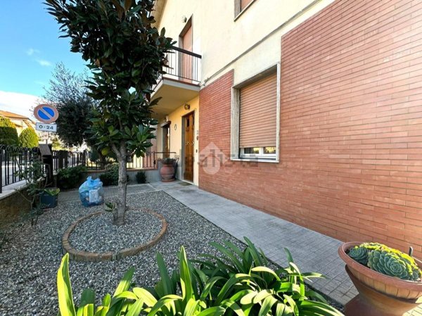 casa indipendente in vendita a Poggio a Caiano in zona Santa Cristina in Pilli