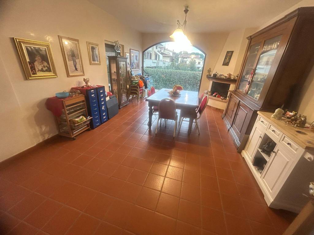casa indipendente in vendita a Poggio a Caiano in zona Santa Cristina in Pilli