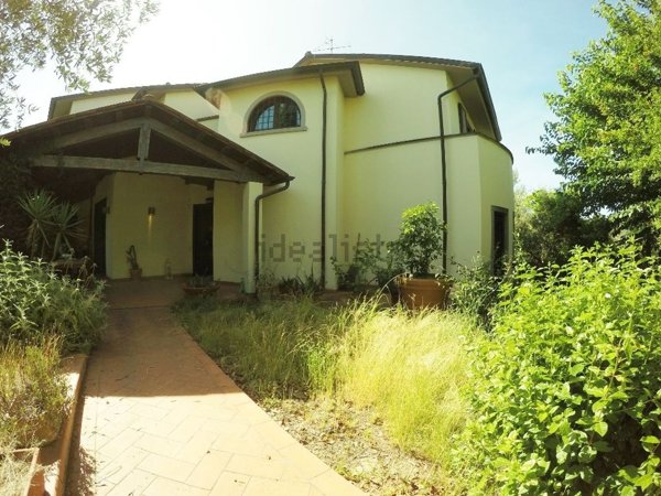 casa indipendente in vendita a Poggio a Caiano in zona Santa Cristina in Pilli