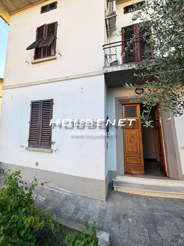 casa indipendente in vendita a Poggio a Caiano in zona Santa Cristina in Pilli