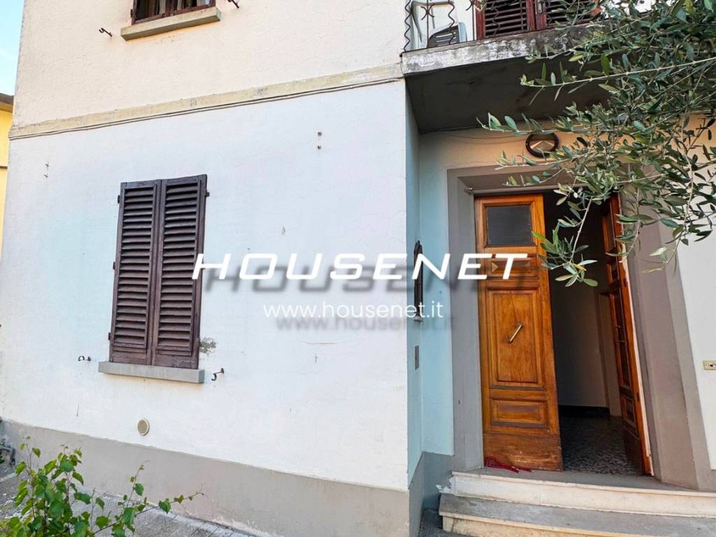 casa indipendente in vendita a Poggio a Caiano in zona Santa Cristina in Pilli