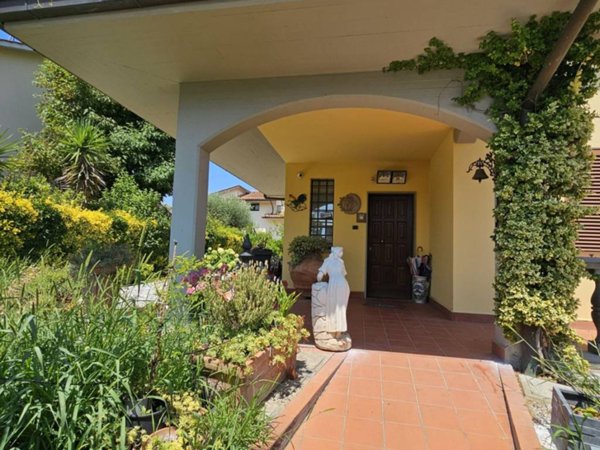 casa indipendente in vendita a Poggio a Caiano