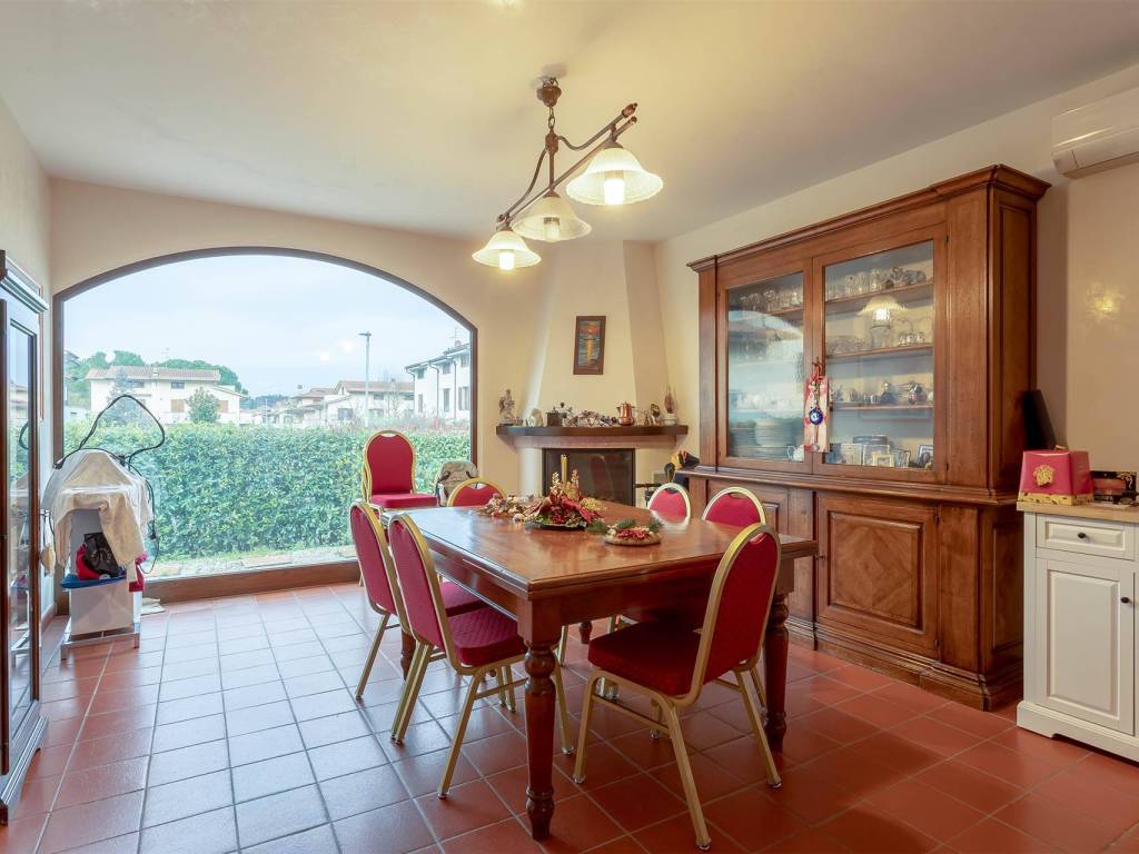 casa indipendente in vendita a Poggio a Caiano in zona Santa Cristina in Pilli