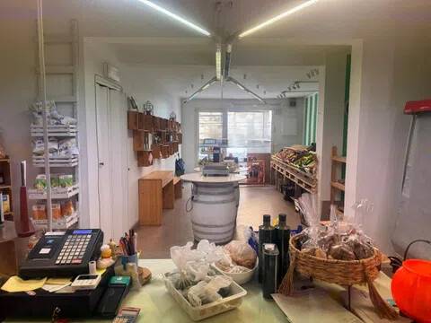 negozio in vendita a Poggio a Caiano in zona Poggetto