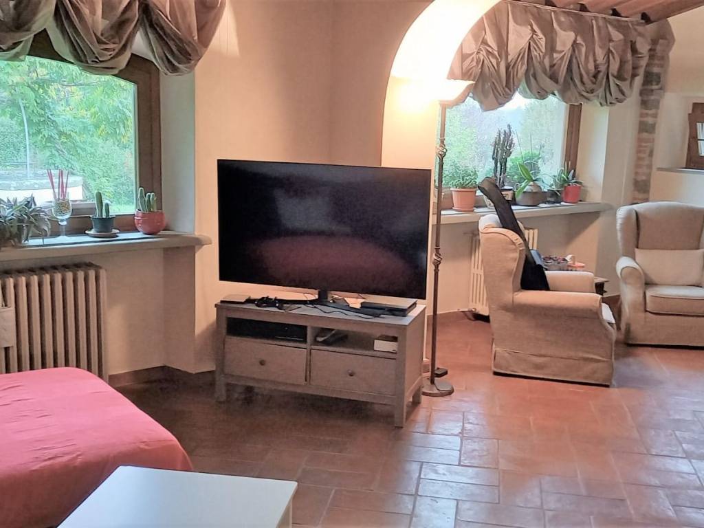 casa indipendente in vendita a Poggio a Caiano in zona Santa Cristina in Pilli