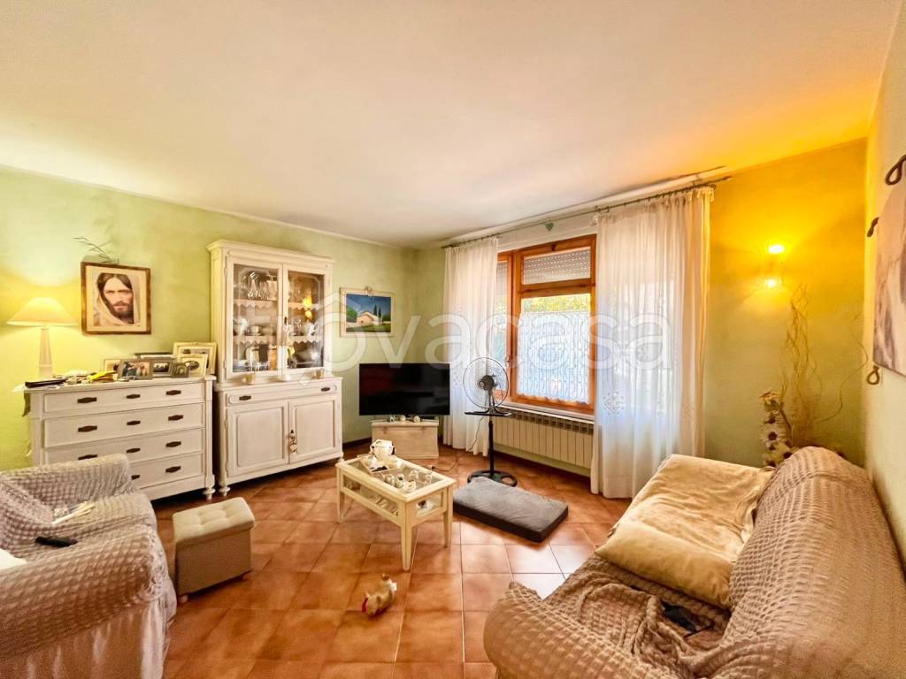 casa indipendente in vendita a Poggio a Caiano in zona Santa Cristina in Pilli