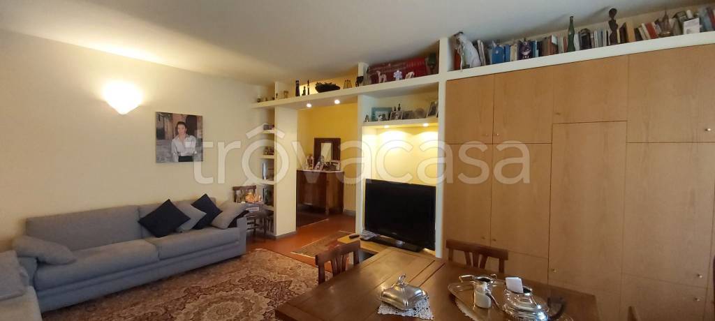 appartamento in vendita a Poggio a Caiano in zona Santa Cristina in Pilli