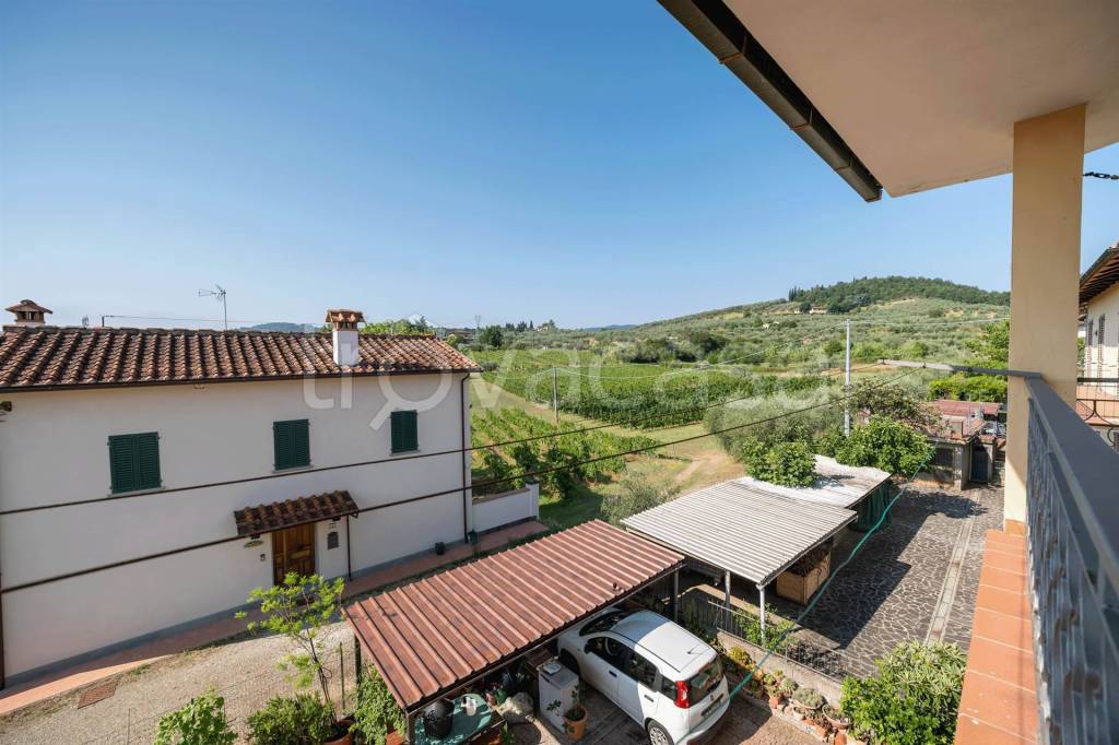 appartamento in vendita a Poggio a Caiano in zona Santa Cristina in Pilli