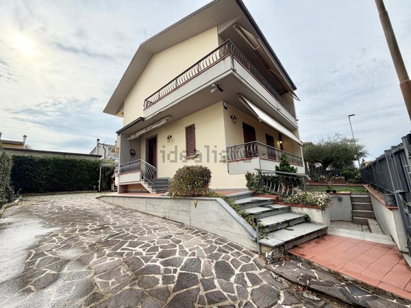 casa indipendente in vendita a Poggio a Caiano in zona Poggetto