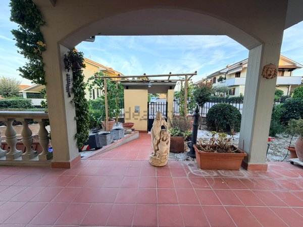 casa indipendente in vendita a Poggio a Caiano in zona Santa Cristina in Pilli