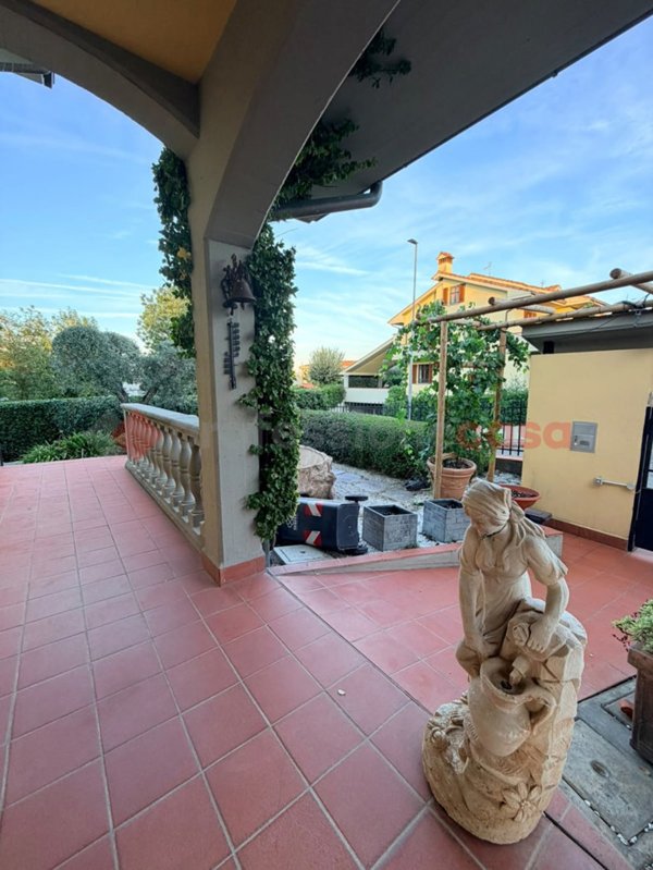 casa indipendente in vendita a Poggio a Caiano in zona Santa Cristina in Pilli