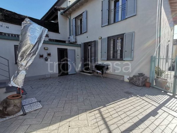casa indipendente in vendita a Prato in zona Vergaio