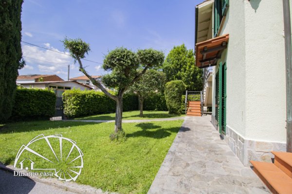 casa semindipendente in vendita a Prato in zona Iolo