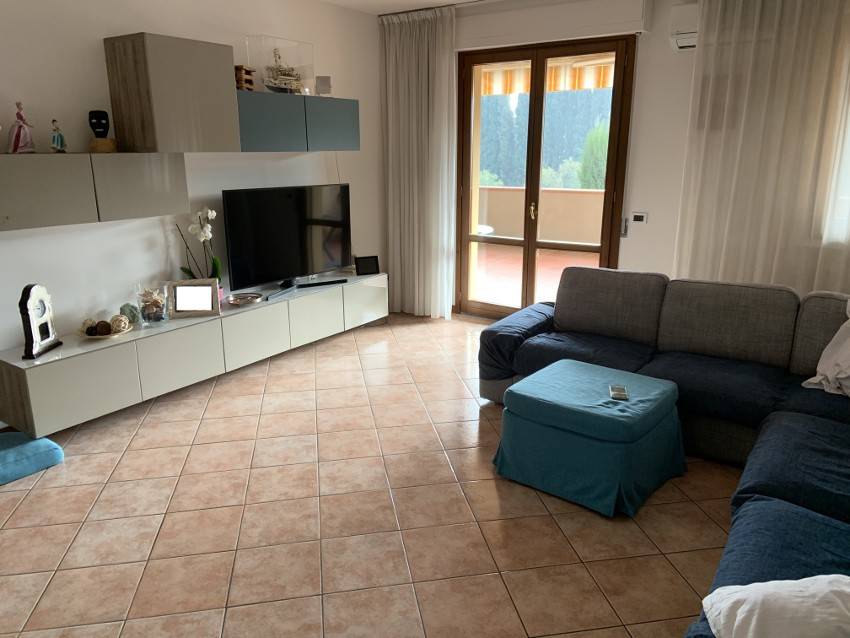 appartamento in vendita a Prato in zona Fontanelle