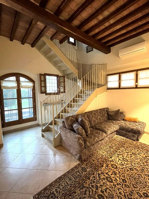 appartamento in vendita a Prato in zona Ponzano