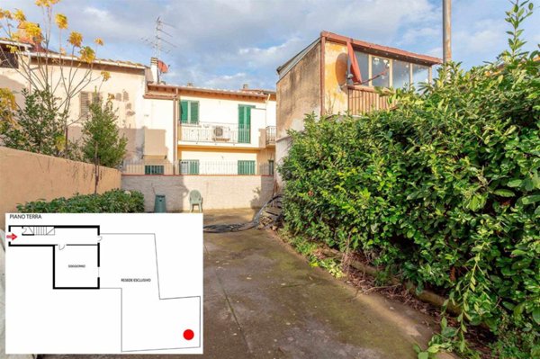casa indipendente in vendita a Prato in zona Castelnuovo