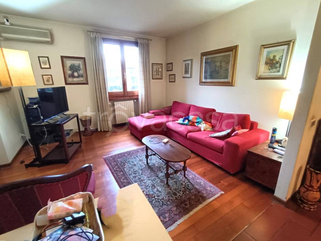 casa indipendente in vendita a Prato in zona Galceti