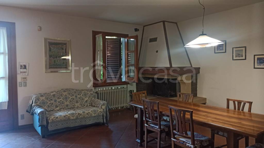 casa indipendente in vendita a Prato in zona San Giusto