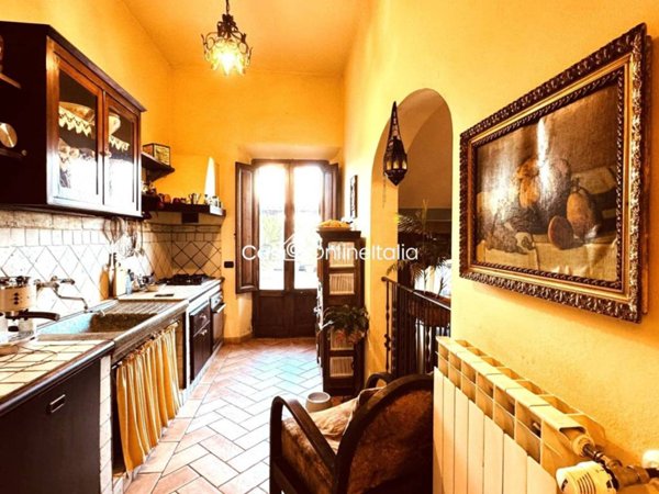 casa indipendente in vendita a Prato