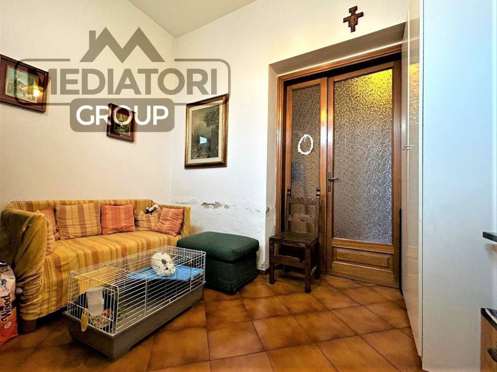 casa indipendente in vendita a Prato in zona Cafaggio