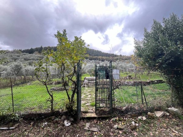 terreno agricolo in vendita a Prato in zona Figline