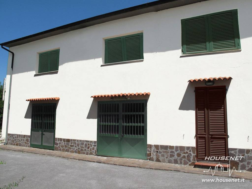 casa indipendente in vendita a Prato in zona Tavola