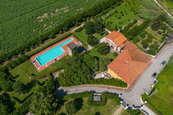 casa indipendente in vendita a Prato in zona Gonfienti