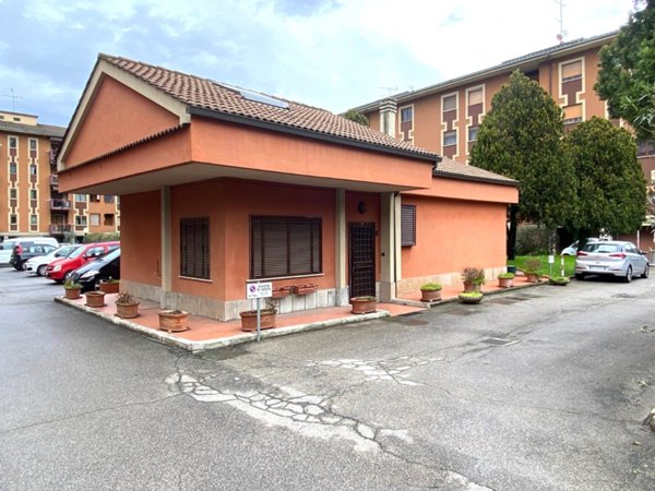 casa indipendente in vendita a Prato in zona Santa Lucia