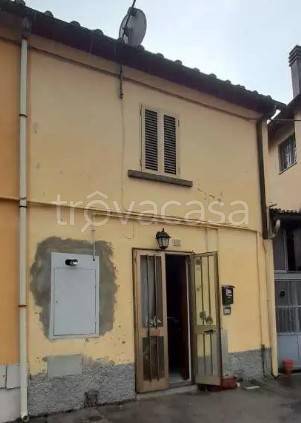 casa indipendente in vendita a Prato in zona Casale