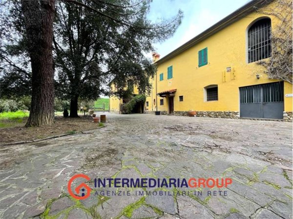 villa in vendita a Prato in zona Casale