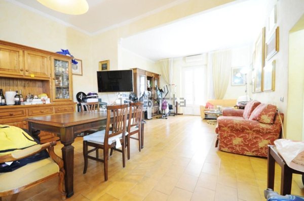 casa indipendente in vendita a Prato