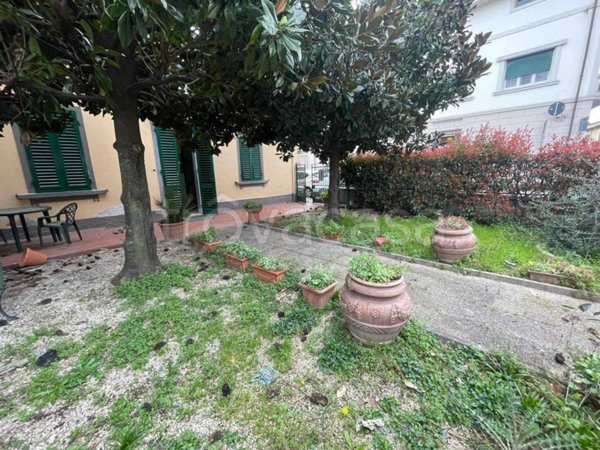 casa indipendente in vendita a Prato in zona Narnali