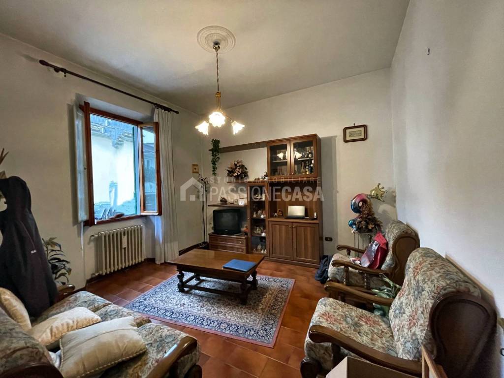 casa indipendente in vendita a Prato in zona Viaccia