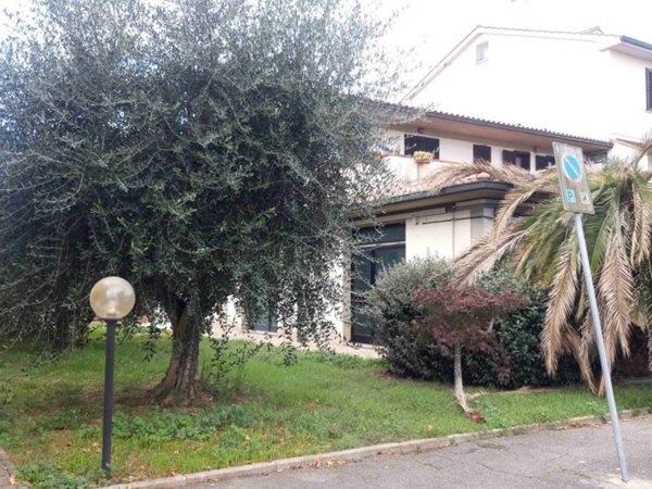 ufficio in vendita a Prato in zona Cafaggio