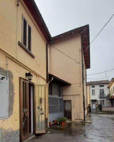 casale in vendita a Prato in zona Casale